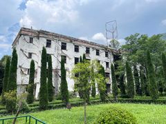 -四川汶川特大地震漩口中学遗址