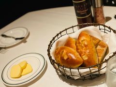 餐前包-Wolfgang’s Steakhouse 沃夫冈牛排馆(上海白玉兰广场店)