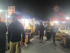 -吴山路夜市