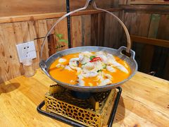 思茅酸汤鱼片-老滇山寨•云南特色菜•地方菜•民族风情歌舞表演(金碧店)