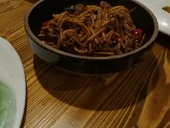 芋头丝炒牛肉-客家大院·非遗赣南客家菜(郁孤台店)
