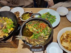 -聚鑫朋酸菜肥肠(文艺路口店)