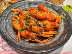 -肥肥虾庄·金牌油焖大虾(汉街SKP店)