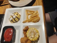 -老牌坊云南鱼豆花火锅(爱建店)