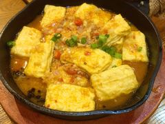 蒜香火腿包浆豆腐-云海肴·汽锅鸡·云南菜(天津国金汇店)