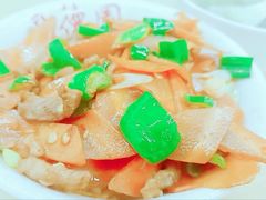 擂辣椒胡萝卜炒肉盖码饭-百年德园(侯家塘店)