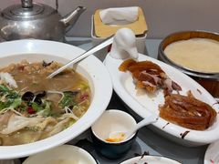 -梅利汴京烤鸭•开封豫菜地标店(东大街店)