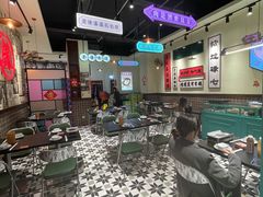 -何妹湿辣牛肉·粤式烧烤砂煲(桂雅路店)