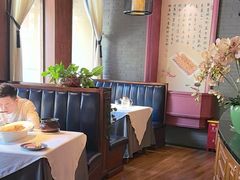 -八府香鸭·啫啫煲(华山路店)