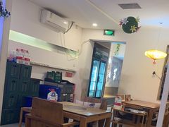 -毛辣果·贵州红酸汤牛肉火锅(西单店)