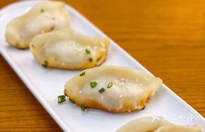 Small Pot Handmade Spicy Pork Dumplings