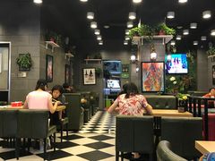 -愉肴麻辣香锅(中山路店)