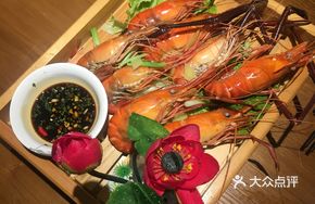 Steamed River Snail and Shrimp