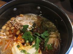 鸡丝豆花面-丝恋丝娃娃(逸天城国贸店)