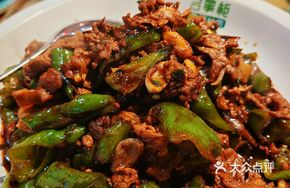 Hezhuangzhang Hot Pepper Stir-Fried Pork