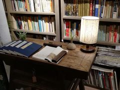 -邊城書店