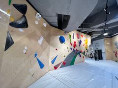 -ROCKPLUS攀岩馆(环宇城店)