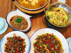 -有红鸡毛店·川菜(建设路店)