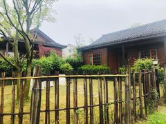 -梁子湖东篱老屋生态庄园
