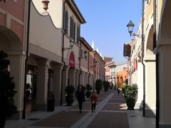 -佛罗伦萨小镇广佛名品奥特莱斯(疏港路店)