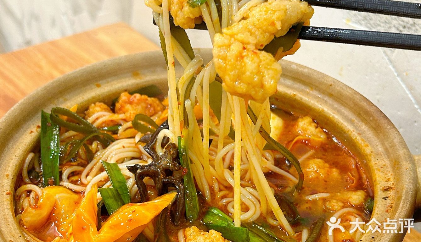 在长沙‼️万家丽100米的砂锅米线