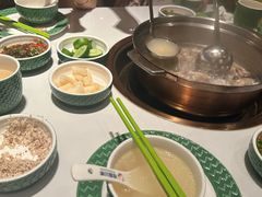 -润园四季椰子鸡火锅(卓越INTOWN店)