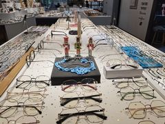 -宏宇眼镜蔡司依视路折扣店(兆佳眼镜城店)