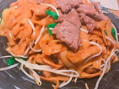 干炒牛河-彩蝶谷美食廊·粤式经典南番顺·铁板烧烤泰风味(广州长隆酒店)