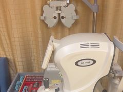 -优医视平价眼镜蔡司依视路折扣工厂店(十里堡店)