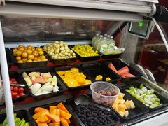 自助取餐区-老炳·七丛松甘草水果