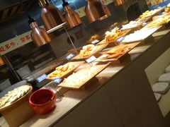 自助取餐区-蒙肥羊·酸汤潮牛·鲜牛肉火锅烤肉自助(岗顶店)