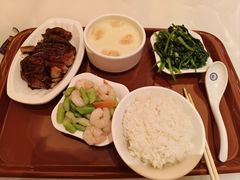 -白金汉爵大酒店-24小时餐厅