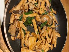 橄榄油煎三种菇-庆春朴门