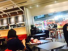 大堂-肯德基(虹桥机场T2北指廊精选外卖点店)