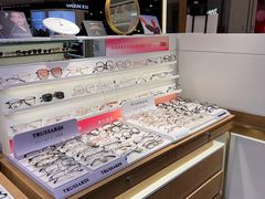 -爱视眸Eyeblling眼镜·依视路·蔡司镜片折扣店(百联南方商城购物中心)