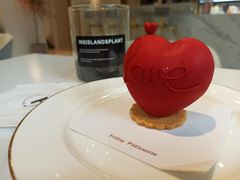 -Fridi Patisserie Cafe