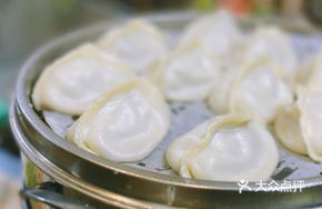 Beef and Chives Soup-filled Steamed Dumplings