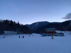 -亚布力新体委滑雪场