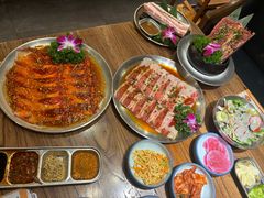 -明洞阿姨·韩式酱蟹烤肉·创意料理(三元桥店)