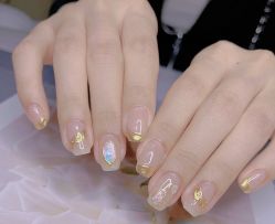 -悦指间美甲美睫