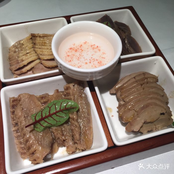 四季民福烤鸭店(王府井店)卤水鸭拼盘图片 - 第1张