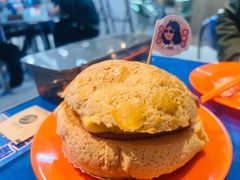 巨大菠萝包-伯友茶记(中华广场店)