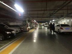 -万象城-停车场