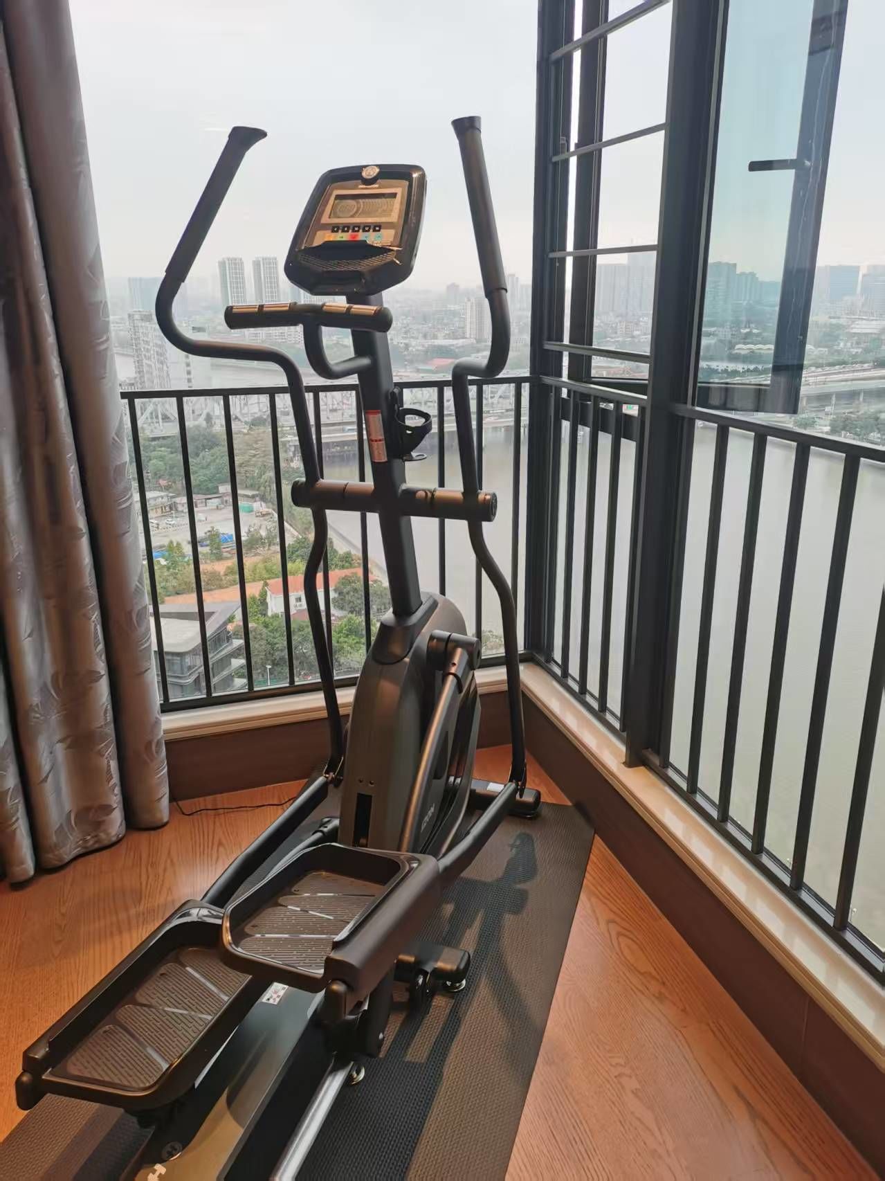 bw必威西汉姆联官网-HYROX：从小众到现象级的健身盛宴揭示中产阶层的运动新风尚