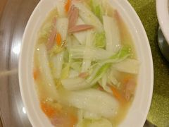-顺峰渔港中国人的餐厅