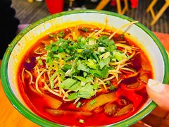 -拈签一笑黄牛肉辣卤串串