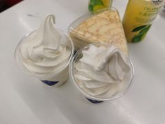 草莓酸奶冰淇淋-山姆餐吧(山姆会员商店店)