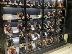 -BRANS PORO布朗斯伯勒西装高级定制·瑞璞西装(金陵店)