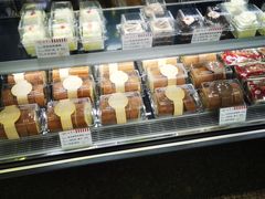 -红宝石·鲜奶小方·海派西点房(控江店)