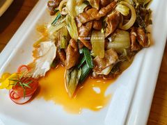 温泉水泡菜炒肥肠-東舍食唐精品陕菜馆